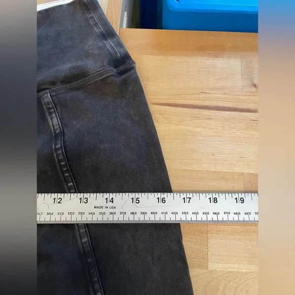 BNWT Aerie Offline OG 7/8 Front Seam High Waisted Legging in True Black - Picture 4 of 10